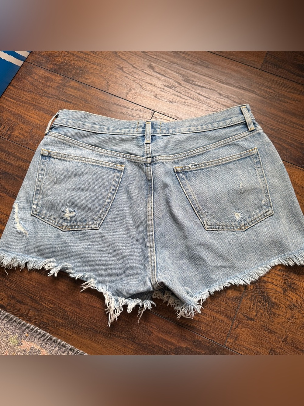 Agolde Parker Cutoffs in Swapmeet - Picture 4 of 4